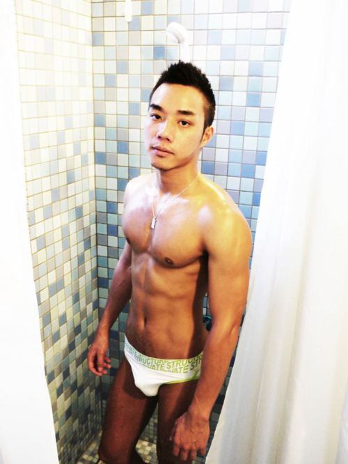 ตี๋หล่อเซ็กซี่เต็มๆ