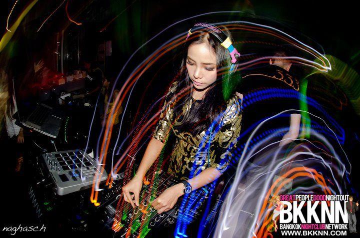 DJ Roxy June ดีเจหญิงแนวหน้าของเมืองไทย