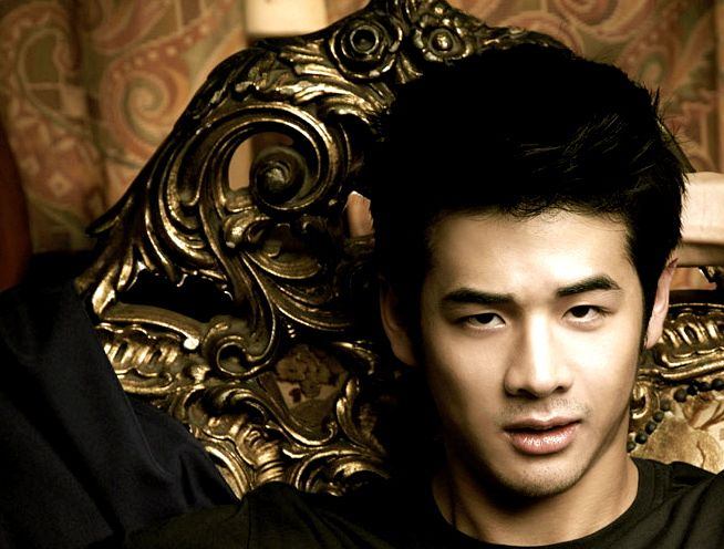 ไฮโซหนุ่มหล่อจากพอนด์ส