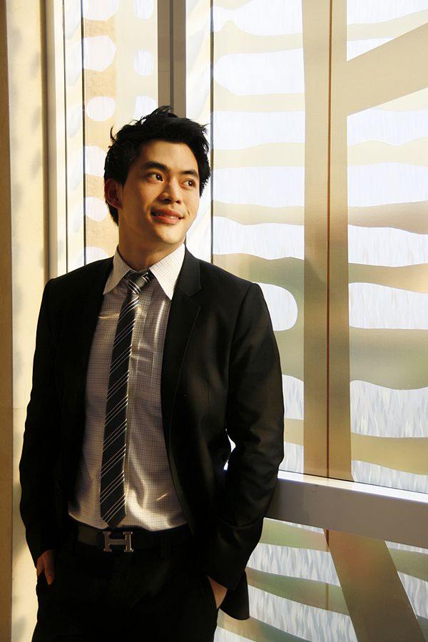 ไฮโซหนุ่มหล่อจากพอนด์ส