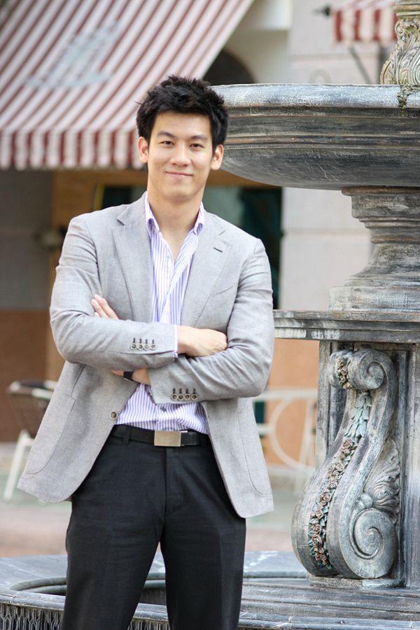 ไฮโซหนุ่มหล่อจากพอนด์ส