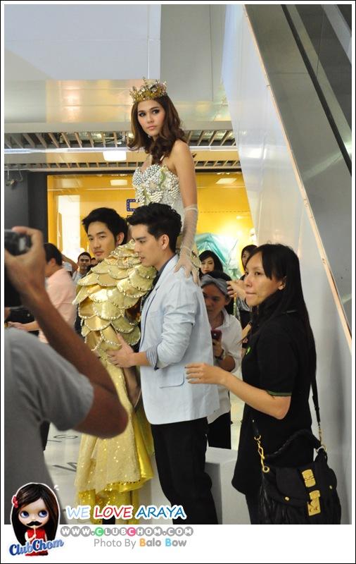 ชมพู่ อารยา เจ้าหญิงเงือกแสนสวย @ Siam Center