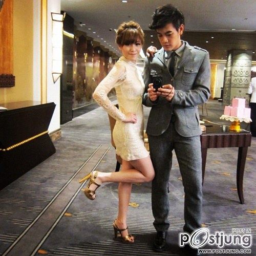 คู่รักหนุ่มไทย แม่สาวลาว พีฟลุ๊ค and พี่แอปเปิ้ล