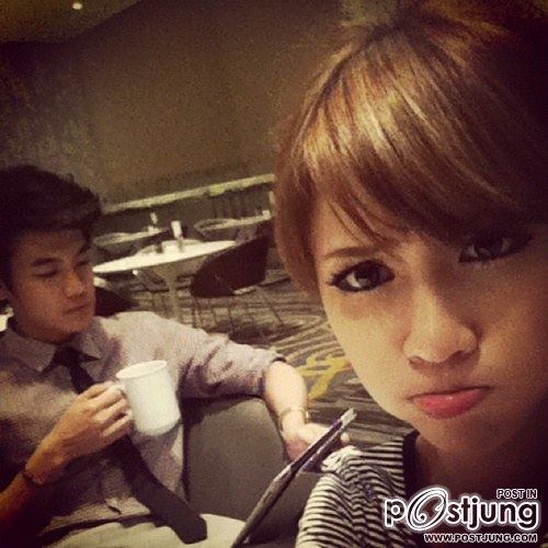 คู่รักหนุ่มไทย แม่สาวลาว พีฟลุ๊ค and พี่แอปเปิ้ล