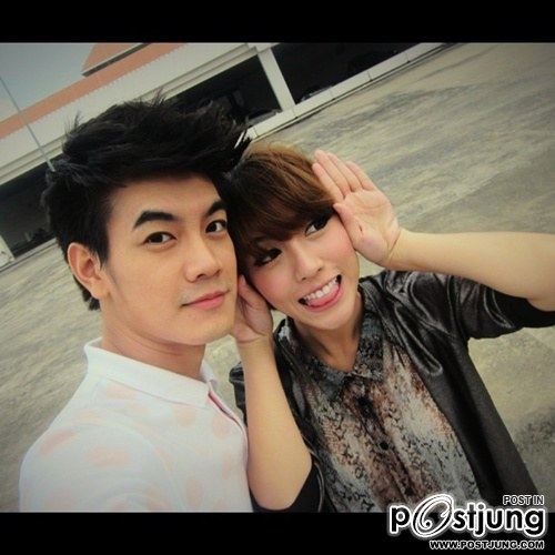 คู่รักหนุ่มไทย แม่สาวลาว พีฟลุ๊ค and พี่แอปเปิ้ล