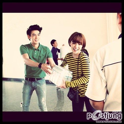 คู่รักหนุ่มไทย แม่สาวลาว พีฟลุ๊ค and พี่แอปเปิ้ล
