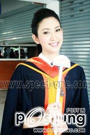 ยุ้ย จีรนันท์รับปริญญาปี2552สวยมากจริงๆ