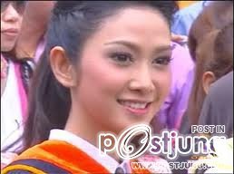 ยุ้ย จีรนันท์รับปริญญาปี2552สวยมากจริงๆ