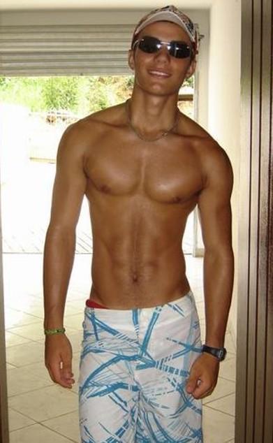 หล่อคำใหญ่ ล่ำคำโต