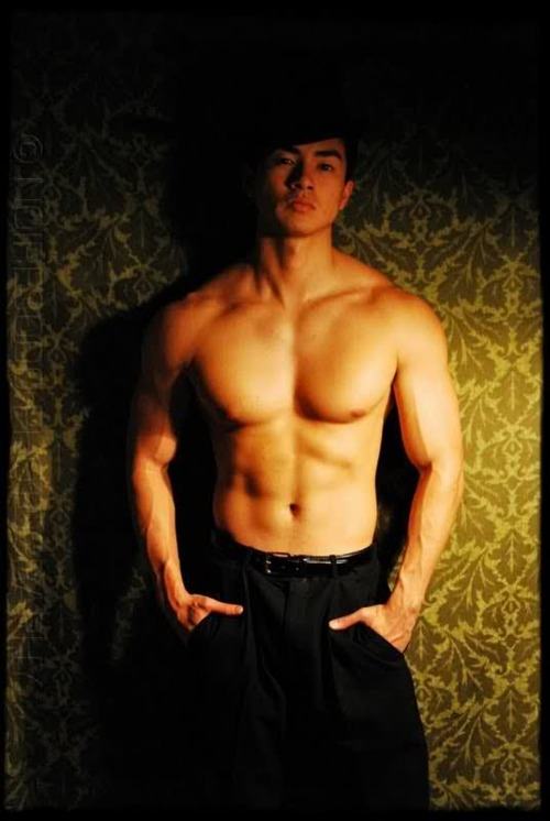 หล่อคำใหญ่ ล่ำคำโต