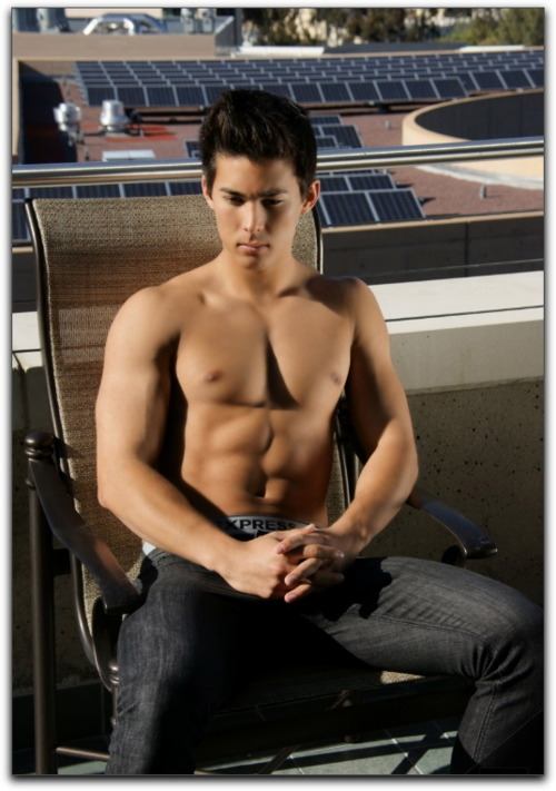 หล่อคำใหญ่ ล่ำคำโต