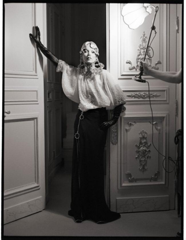 VOGUE MAGAZINE: KATE MOSS IN "CHECKING OUT" BY PHOTOGRAPHER TIM WALKER