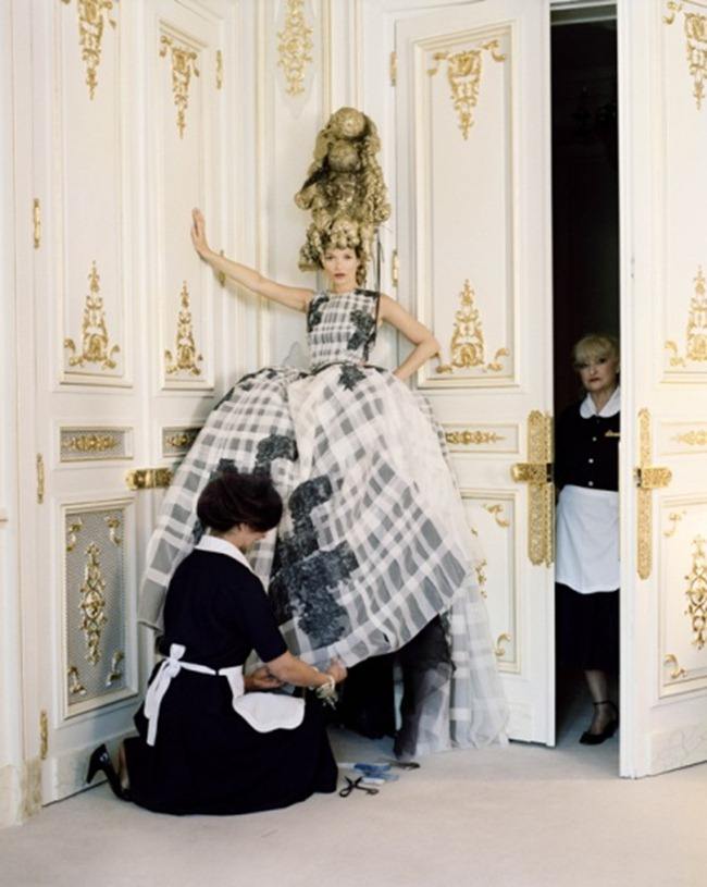 VOGUE MAGAZINE: KATE MOSS IN "CHECKING OUT" BY PHOTOGRAPHER TIM WALKER