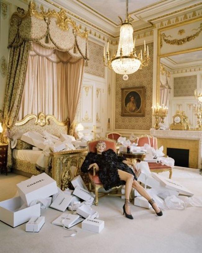 VOGUE MAGAZINE: KATE MOSS IN "CHECKING OUT" BY PHOTOGRAPHER TIM WALKER