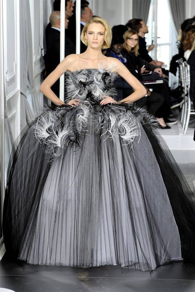 PARIS HAUTE COUTURE: DIOR SPRING 2012 COUTURE