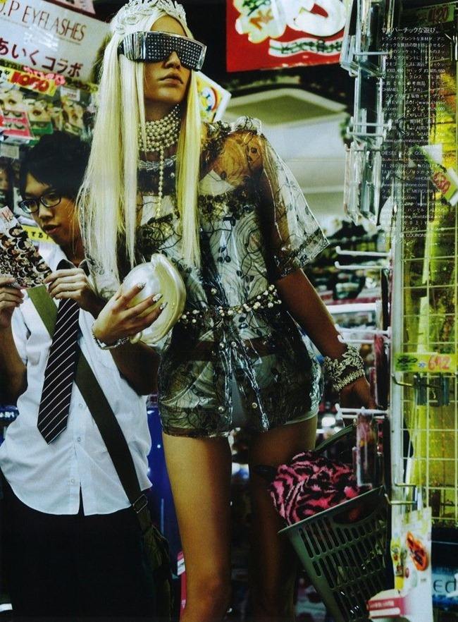 VOGUE JAPAN: ALINE WEBER IN "THE GIRL WHO ROCKS THE PLANET" BY PHOTOGRAPHER GIAMPAOLO SGURA