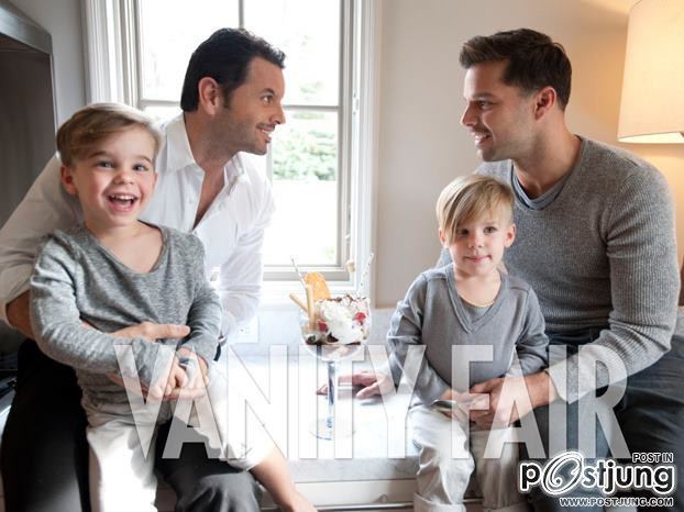 เปิดตัวแฟนหนุ่มชาวสเปนของ Ricky Martin นามว่า Carlos Gonz&aacute;lez Abella และลูกแฝดแสนน่ารัก ภาพจากนิตยสา