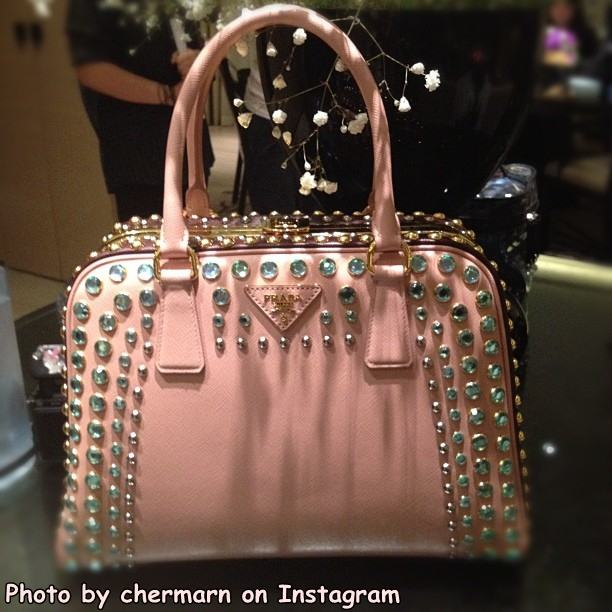ชมพู่ อารยา ในInstagram พบกับแบรนด์กระเป๋าของชมพู่ด้วย!!!!