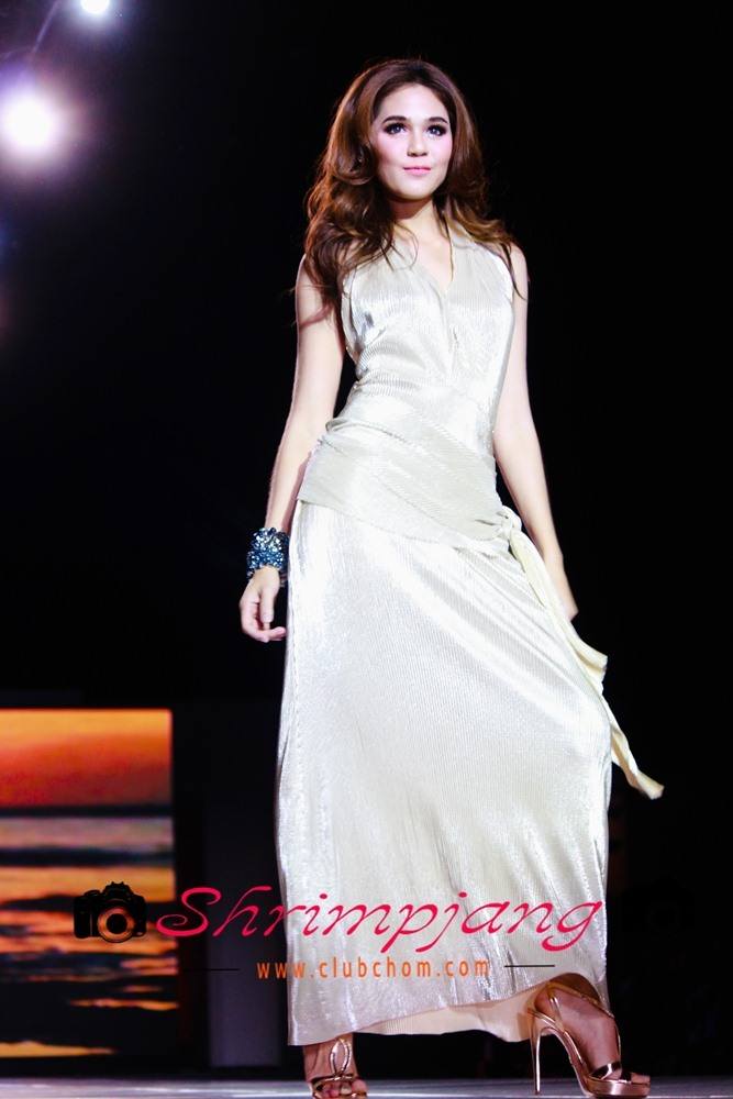 ชมพู่ อารยา ในมาดสวยๆเริ่ดเชิดๆ