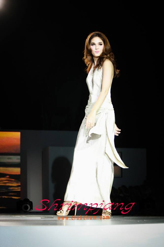 ชมพู่ อารยา ในมาดสวยๆเริ่ดเชิดๆ