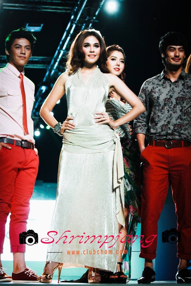 ชมพู่ อารยา ในมาดสวยๆเริ่ดเชิดๆ
