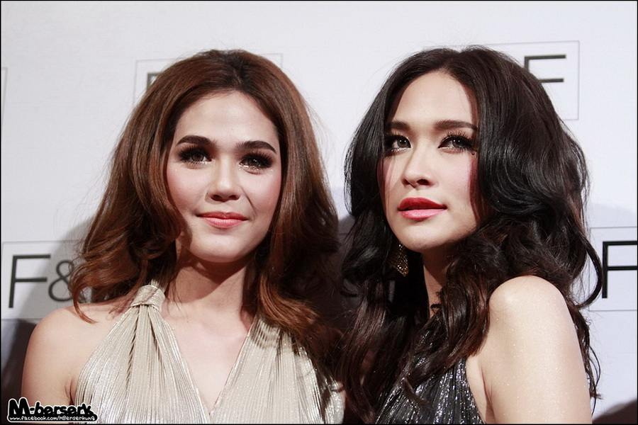 ชมพู่ อารยา ในมาดสวยๆเริ่ดเชิดๆ