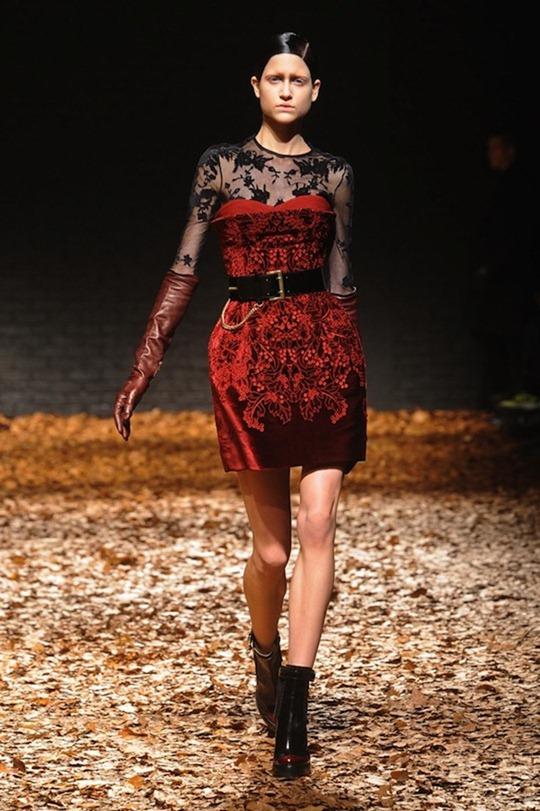 LONDON FASHION WEEK: ALEXANDER MCQUEEN MCQ FALL 2012