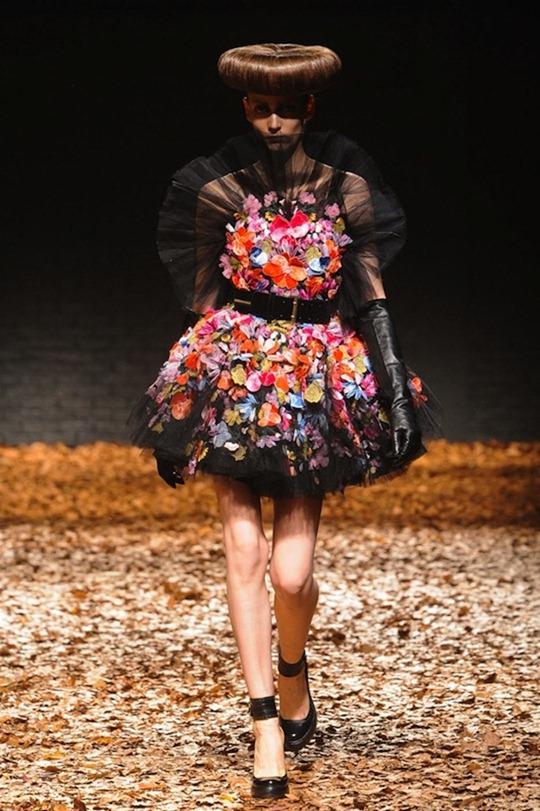LONDON FASHION WEEK: ALEXANDER MCQUEEN MCQ FALL 2012