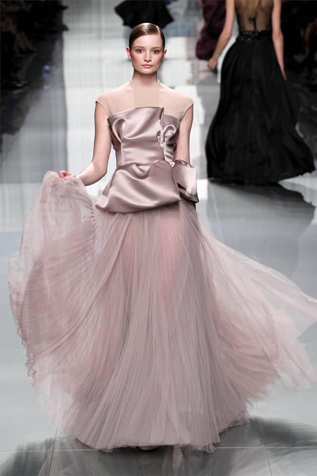 PARIS FASHION WEEK: CHRISTIAN DIOR FALL 2012