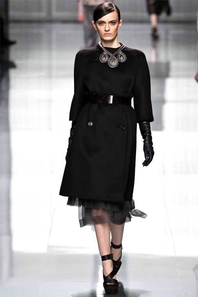 PARIS FASHION WEEK: CHRISTIAN DIOR FALL 2012