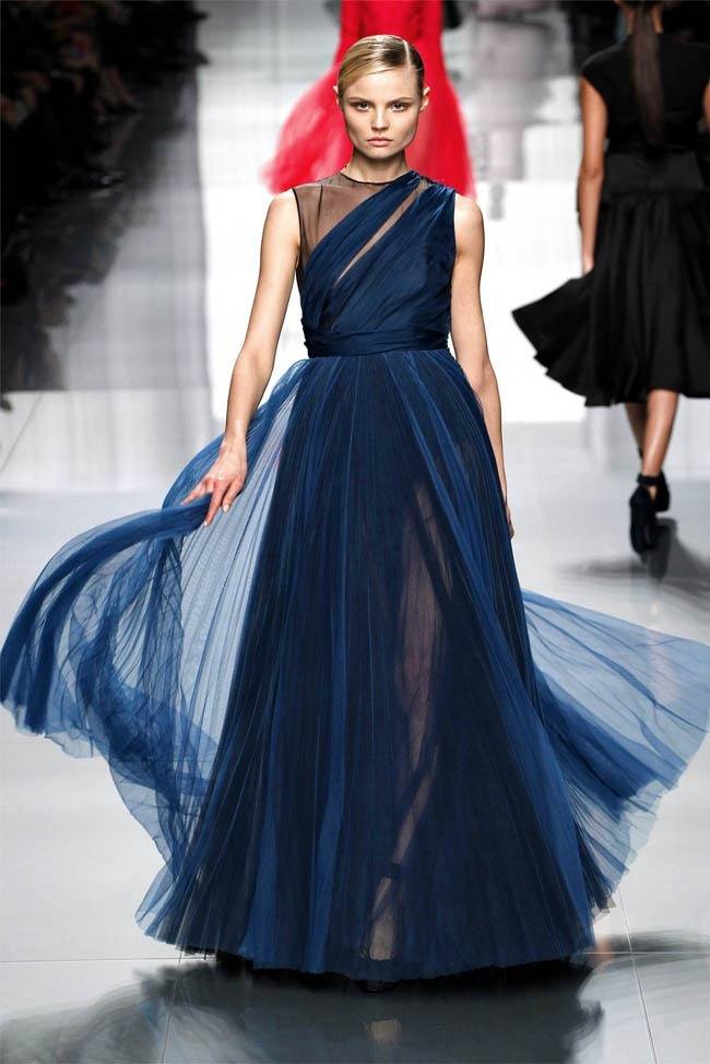 PARIS FASHION WEEK: CHRISTIAN DIOR FALL 2012