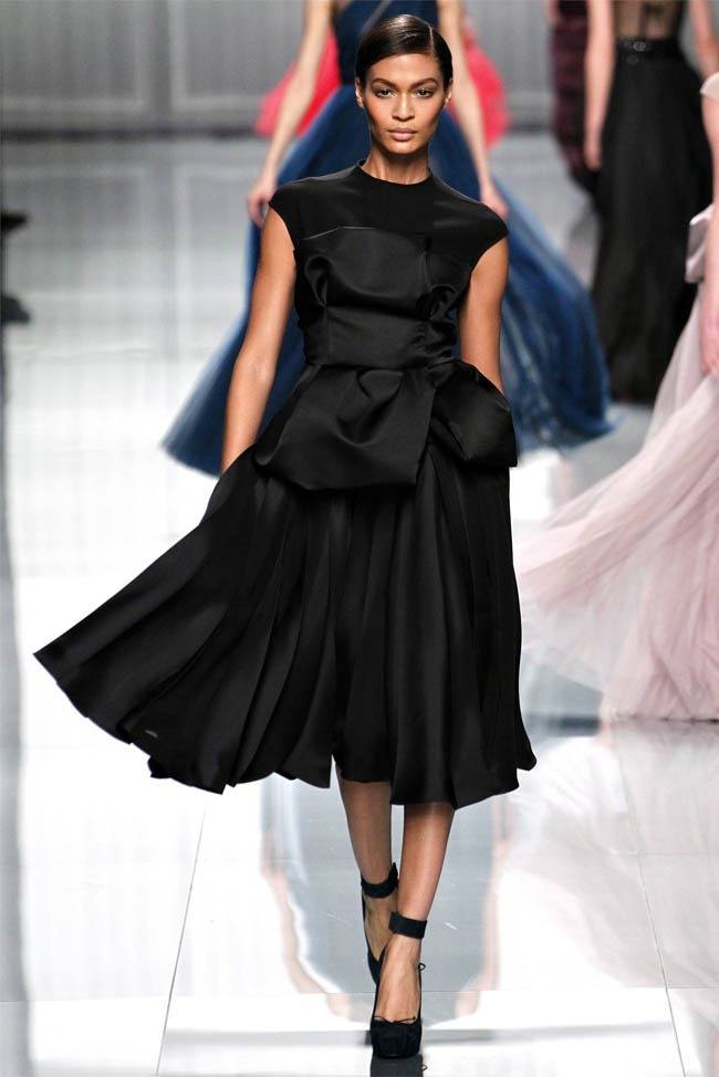 PARIS FASHION WEEK: CHRISTIAN DIOR FALL 2012