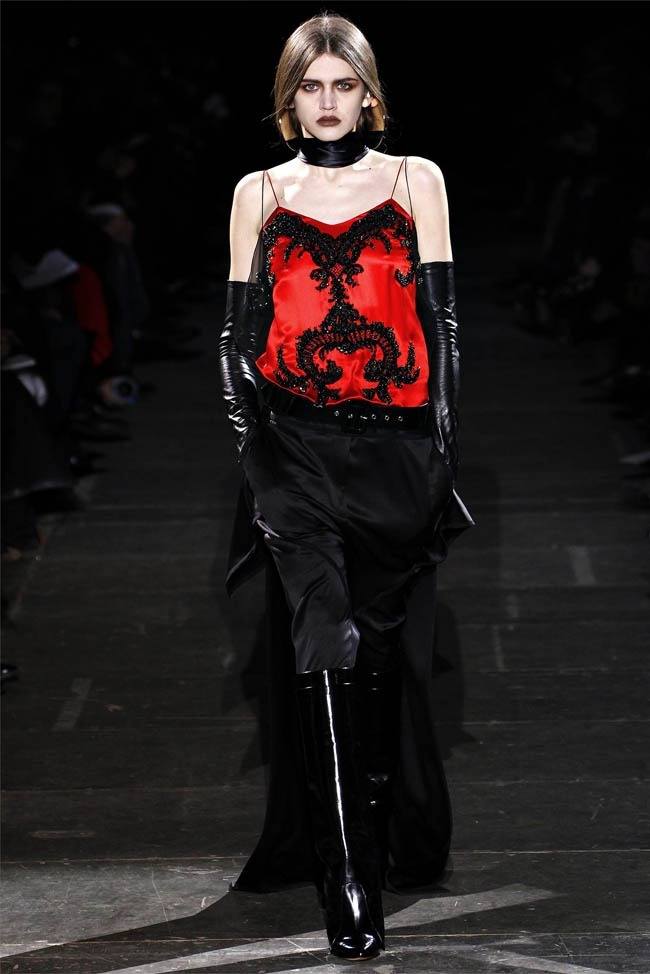 PARIS FASHION WEEK: GIVENCHY FALL 2012