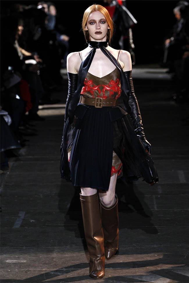 PARIS FASHION WEEK: GIVENCHY FALL 2012