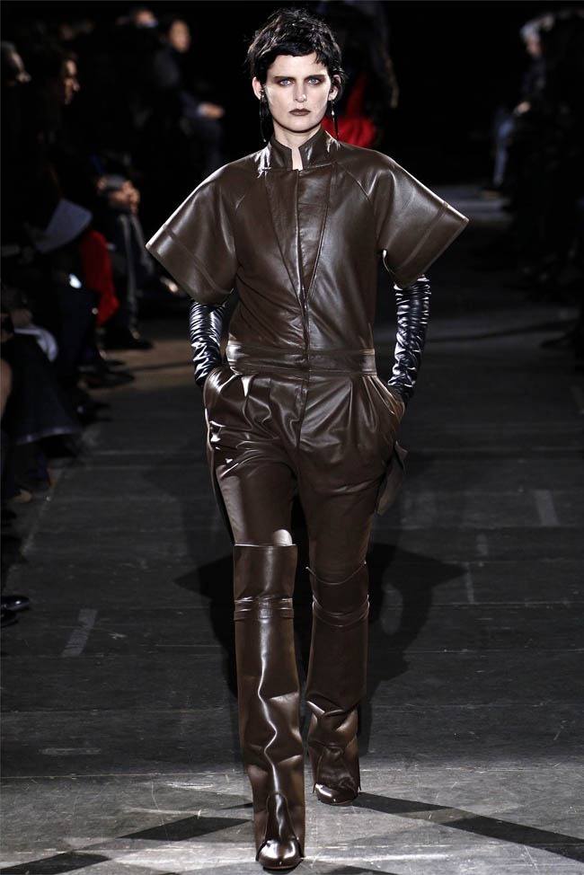 PARIS FASHION WEEK: GIVENCHY FALL 2012