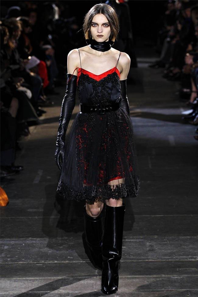 PARIS FASHION WEEK: GIVENCHY FALL 2012