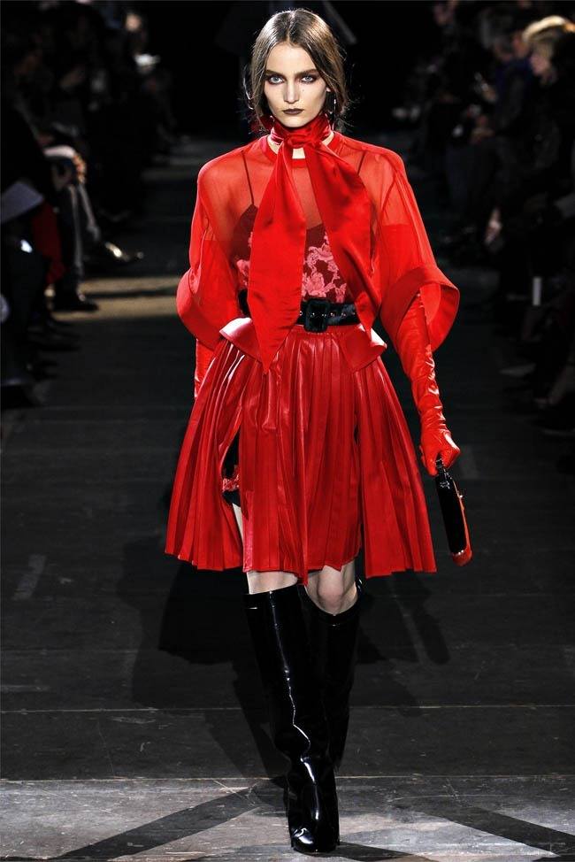 PARIS FASHION WEEK: GIVENCHY FALL 2012