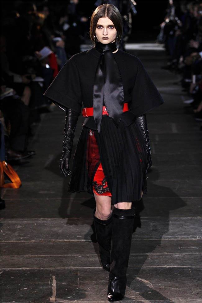 PARIS FASHION WEEK: GIVENCHY FALL 2012