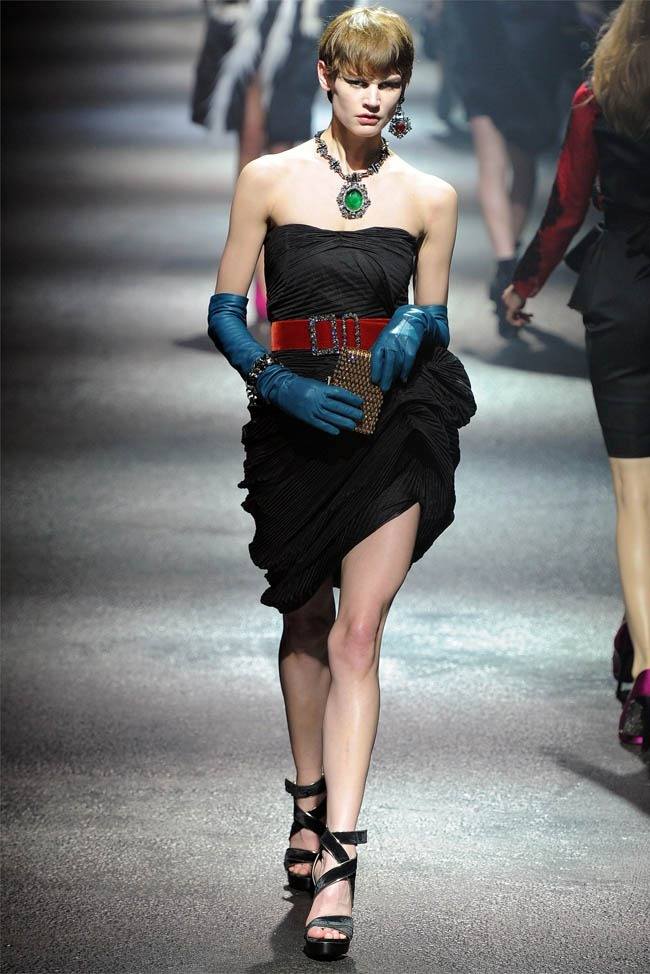 PARIS FASHION WEEK: LANVIN FALL 2012