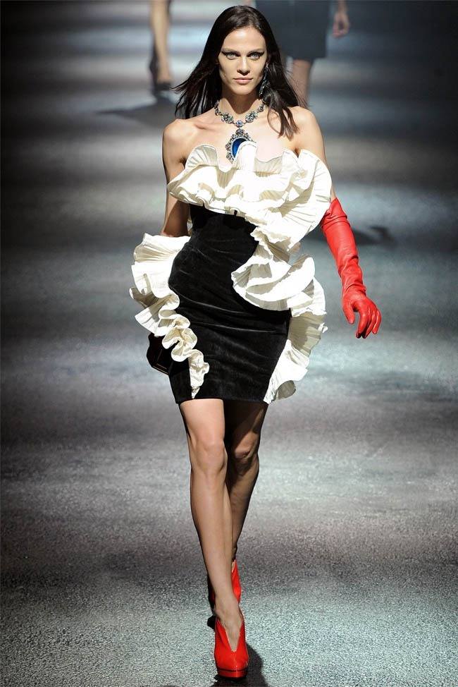 PARIS FASHION WEEK: LANVIN FALL 2012