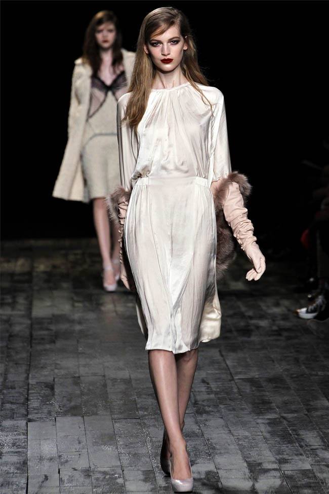 PARIS FASHION WEEK: NINA RICCI FALL 2012