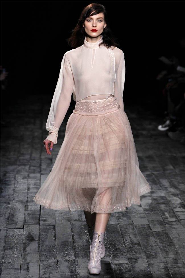 PARIS FASHION WEEK: NINA RICCI FALL 2012