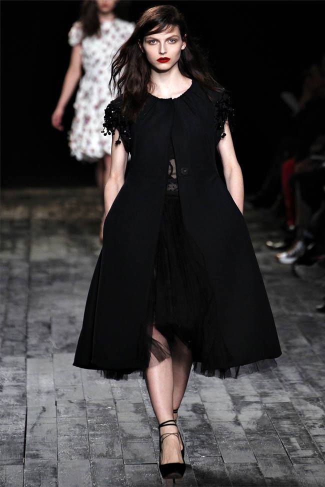 PARIS FASHION WEEK: NINA RICCI FALL 2012