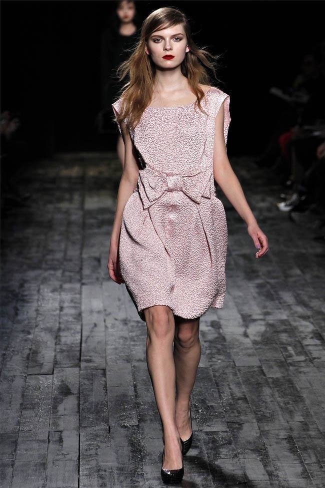 PARIS FASHION WEEK: NINA RICCI FALL 2012