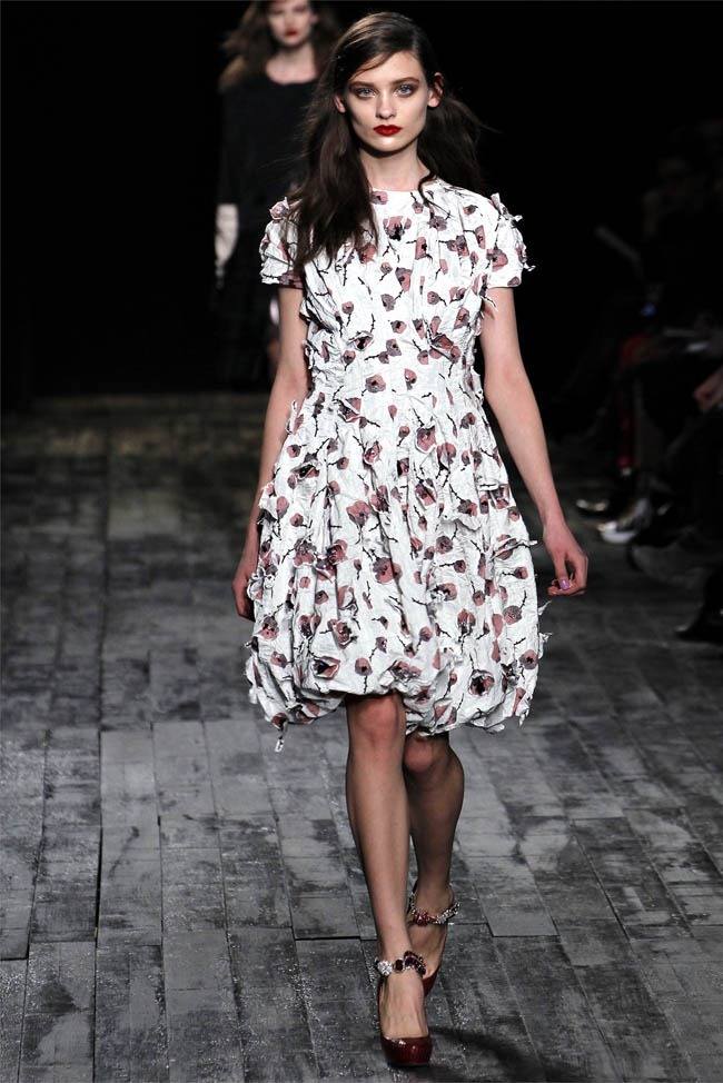 PARIS FASHION WEEK: NINA RICCI FALL 2012
