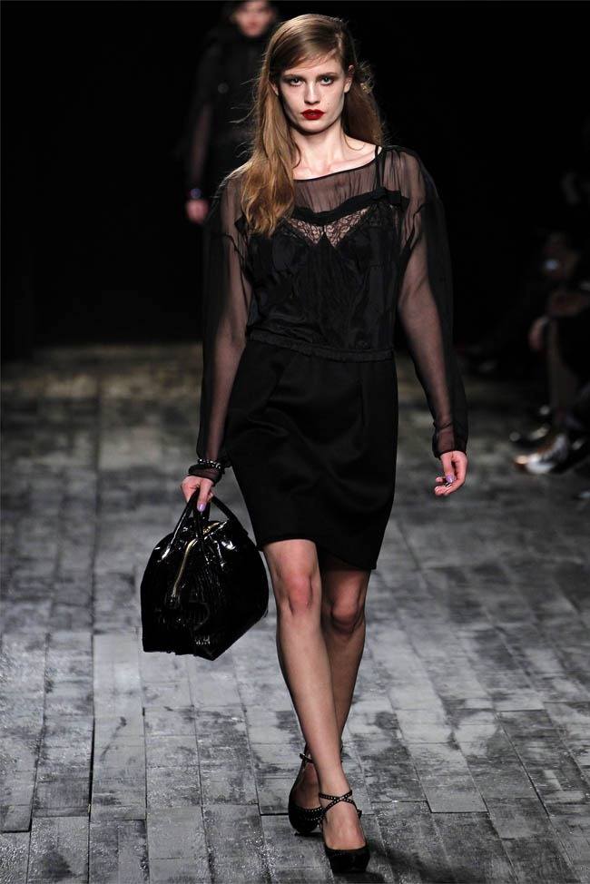 PARIS FASHION WEEK: NINA RICCI FALL 2012