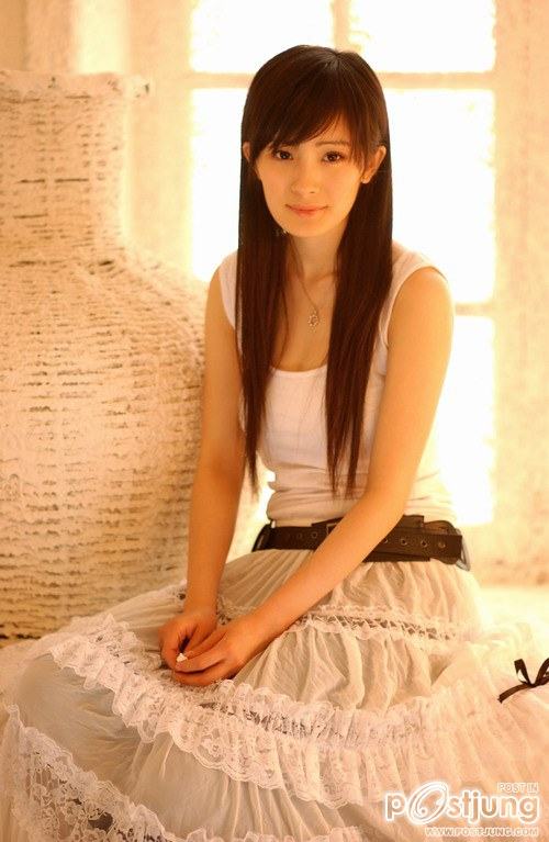 หยาง มี่/楊冪/Yáng Mì ดารานางเอกสาวจีนมาแรงอีกคนหนึ่ง