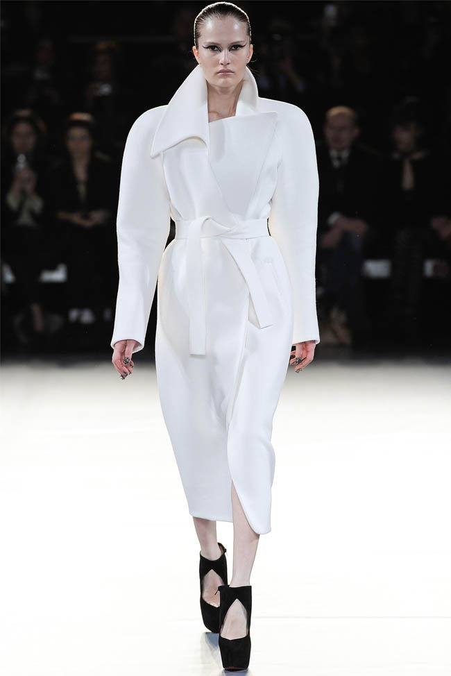 PARIS FASHION WEEK: MUGLER FALL 2012
