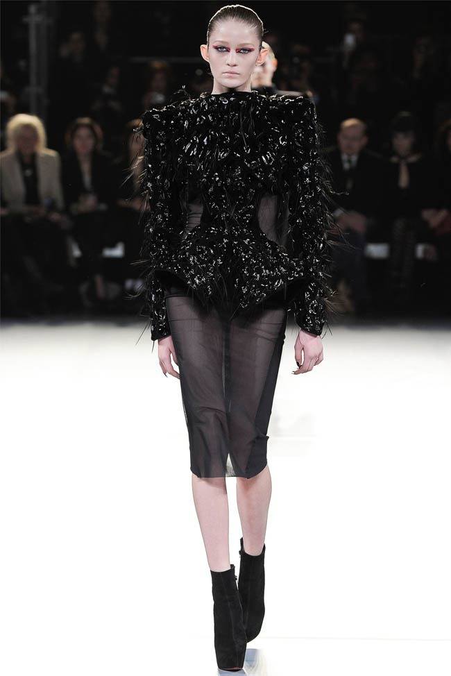PARIS FASHION WEEK: MUGLER FALL 2012