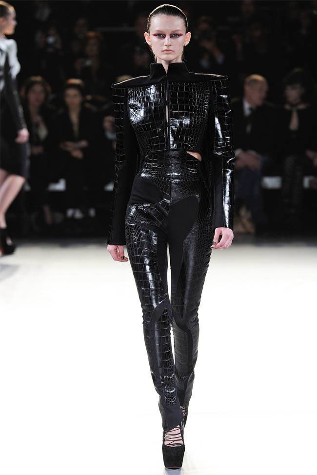PARIS FASHION WEEK: MUGLER FALL 2012